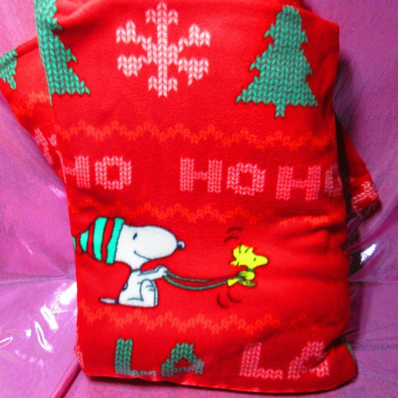 Peanuts Snoopy & Woodstock Christmas 85" x 58" Fleece Blanket - Picture 1 of 3